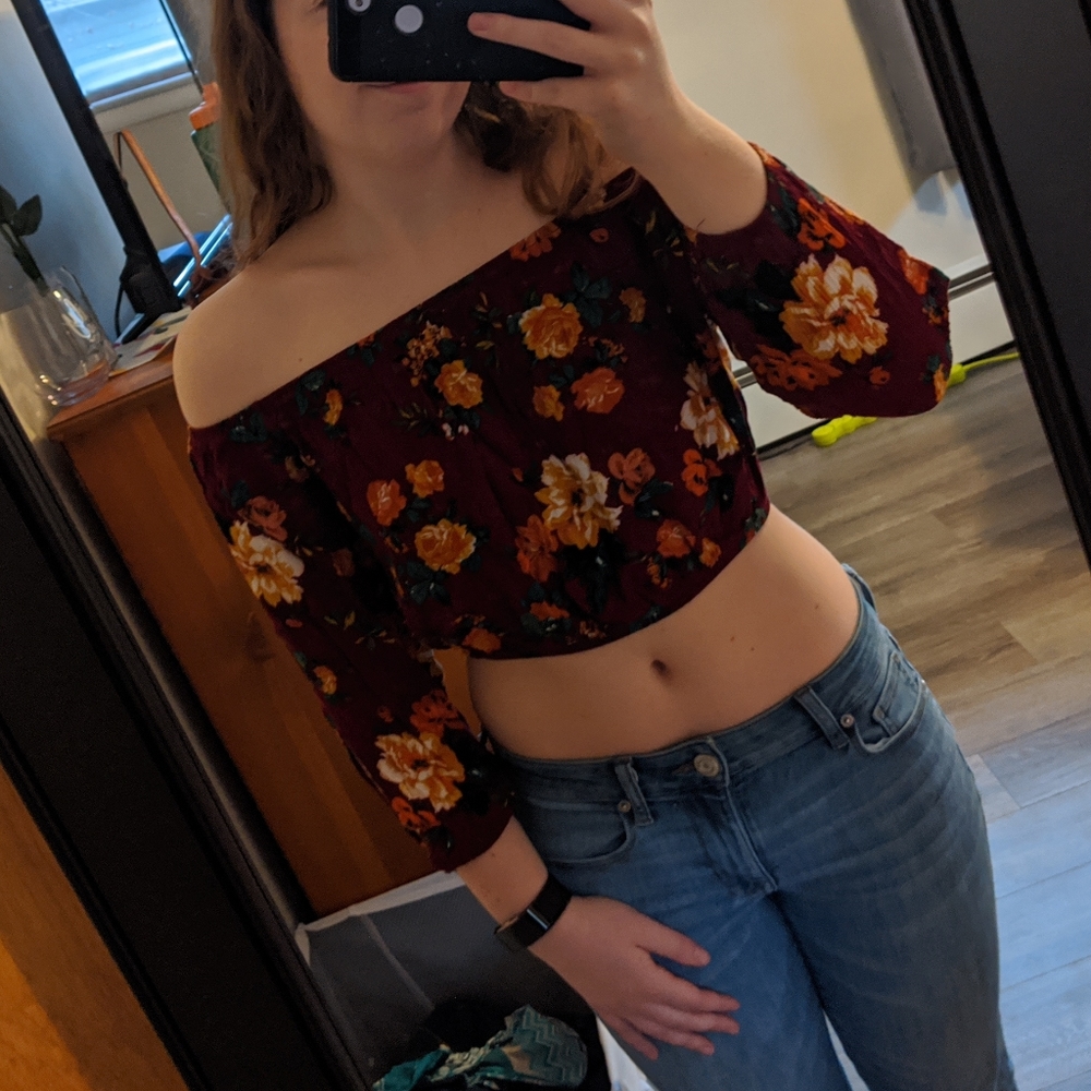 Off the shoulder crop - Picture 7 of 8